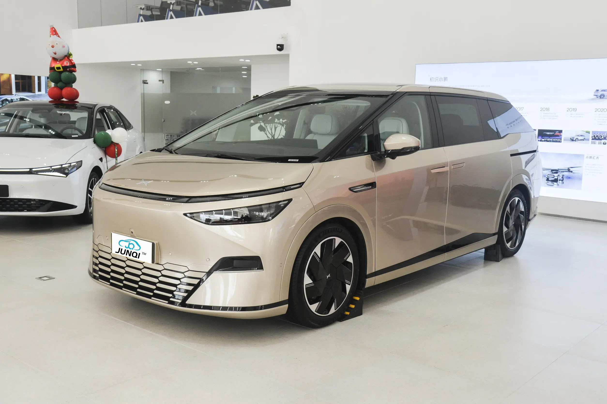 2024 Xpeng X9 Electric Car MPV New Energy Vehicle 610KM 640KM 702KM Xiao Peng EV CAR Made in China 7-Seater MPV Car EV