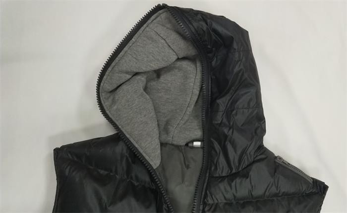 Retro Mens Black Puffer Vest With Hood Grey Bubble Vest Cotton Filling