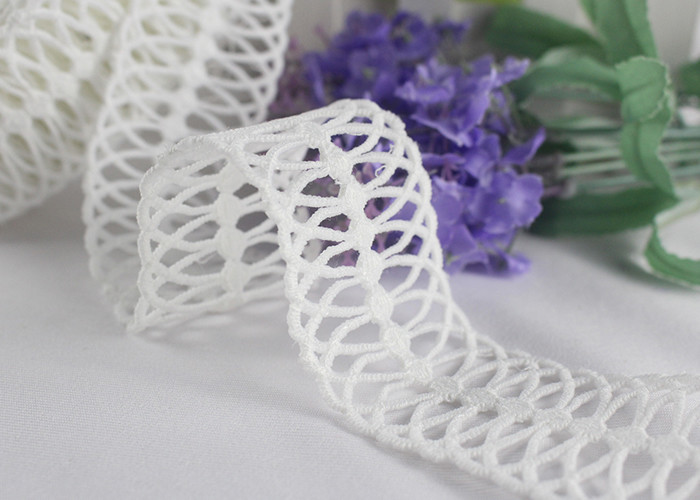 White 4.2cm Width Floral Guipure Lace Trim By The Yard , Wedding Stretchy Lace Ribbon