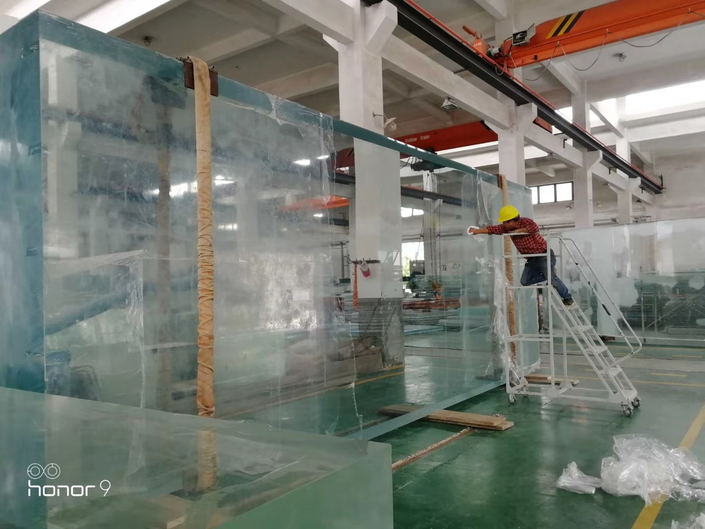 Villa Into A Paradise With Clear Acrylic Panels And Infinity Pool