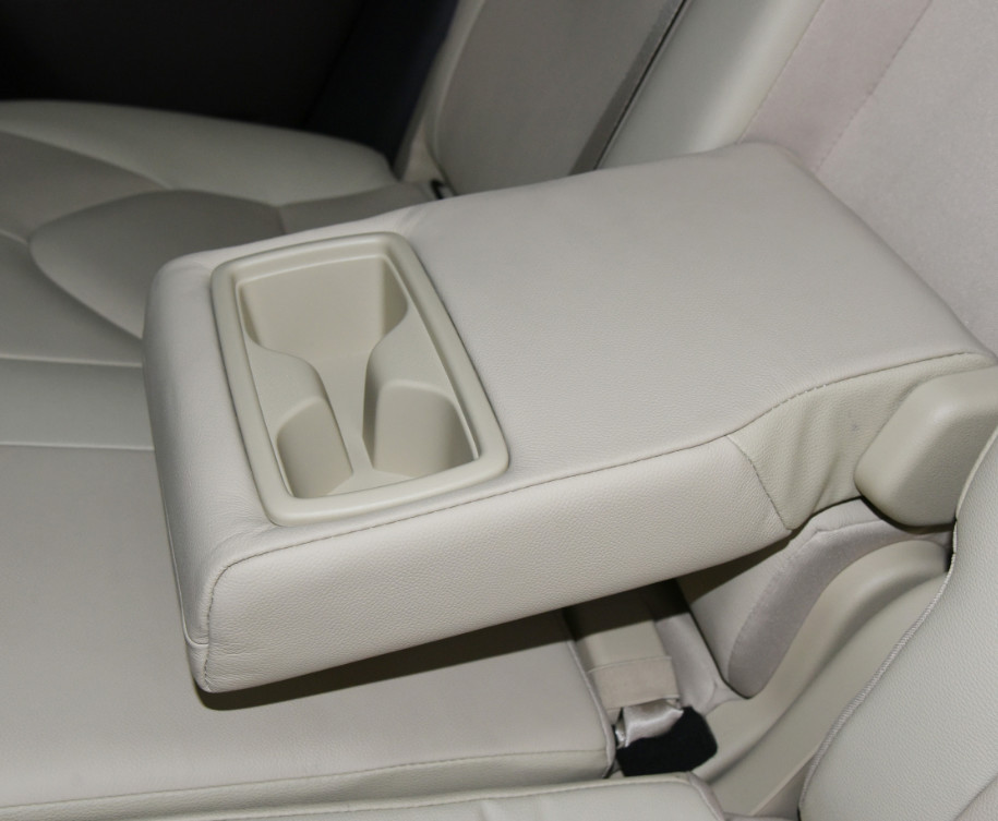2022 Electric With Gasoline Toyota Highlander Two Engine 2.5L 4WD 5 Door 7 seats SUV