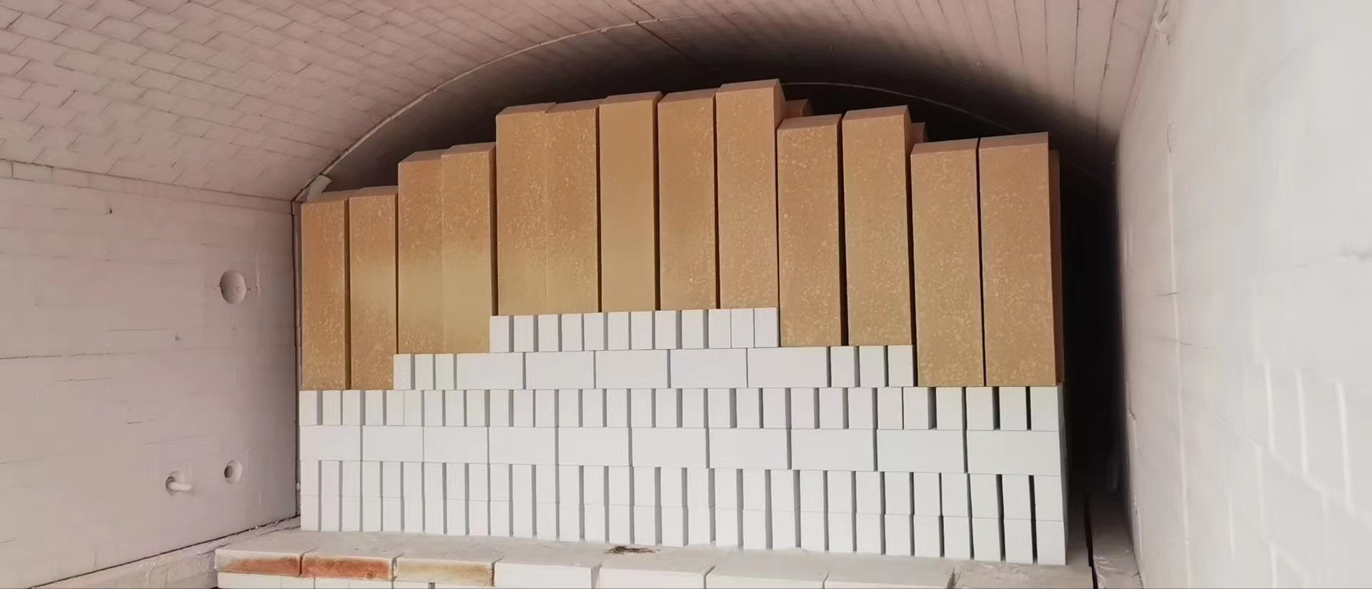 Firebrick Showcases High Density Zircon Mullite Refractory Brick for Glass Furnace