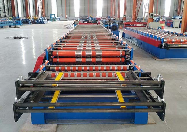 Weight 5.4T Glazed Tile Making Machine , Wall Sheet Roll Forming Machine ISO9001 Approved