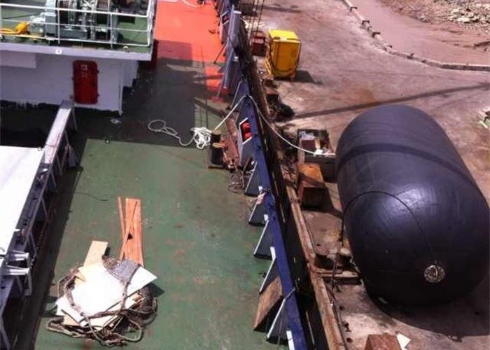 RSS3 Natural Rubber Dock Fender , Rubber Fenders For Boats Stable Performance