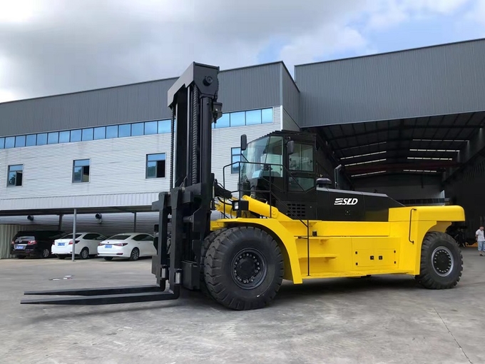 42 Ton Heavy Duty Forklift With CUMMINS Engine And Kessler Drive Axle 0