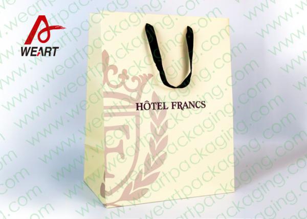Customized Art Paper Bags , Surface UV Spoting Sturdy Gift Bags With Cotton