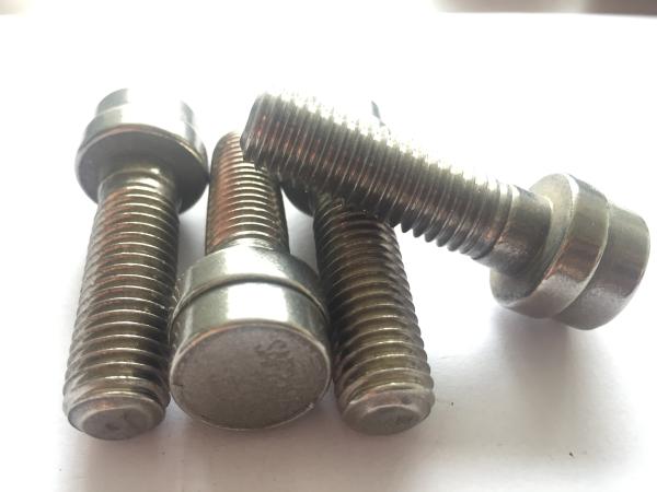 UNS S31803 S32205 Duplex Stainless Steel Fasteners DIN1.4462 2205 Bolt Nut Stud