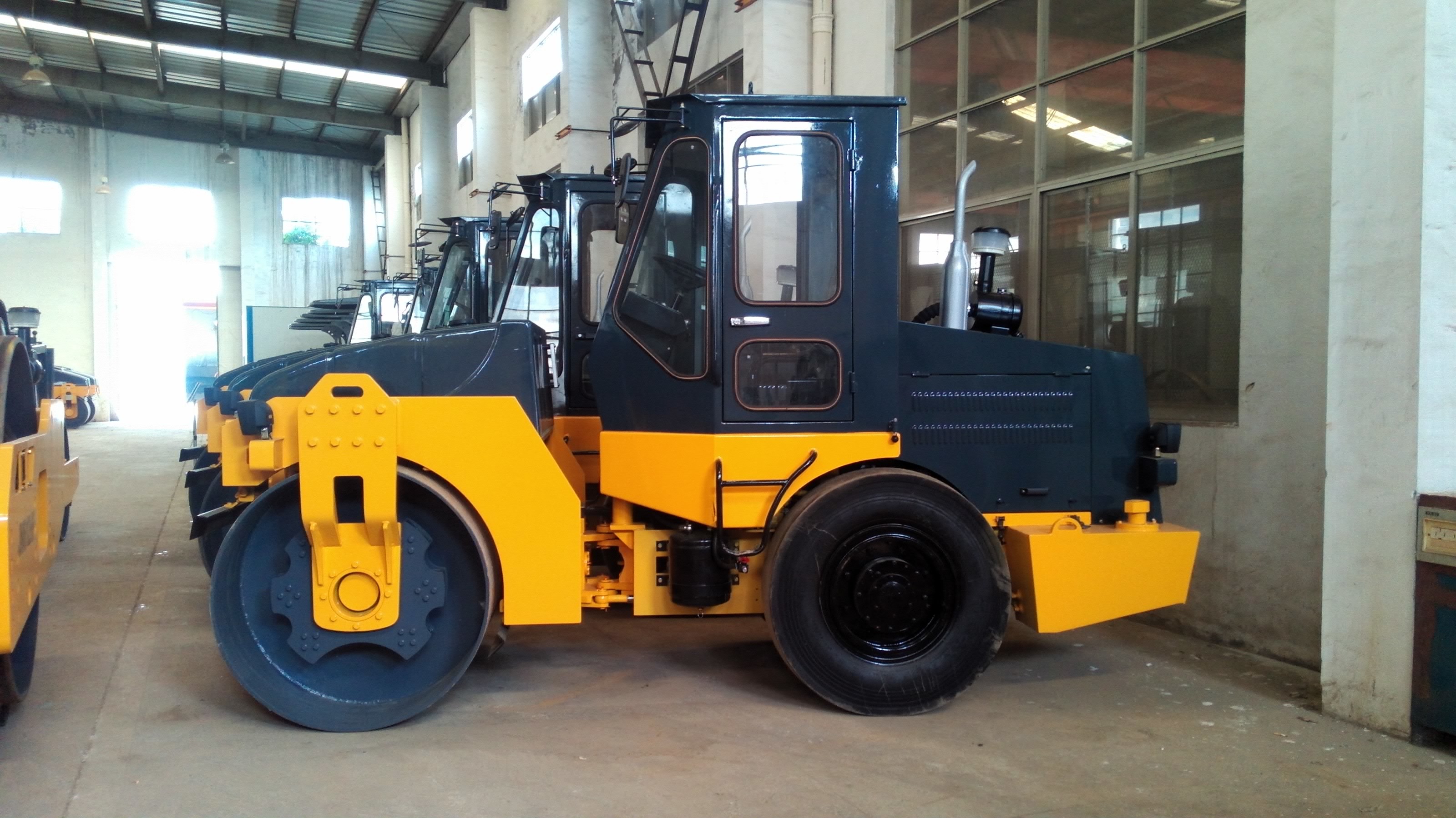 42 Kw Road Construction Equipment YZ6C 6 Ton Hydraulic Steering Road Roller Compactor Single Drum Vibratory