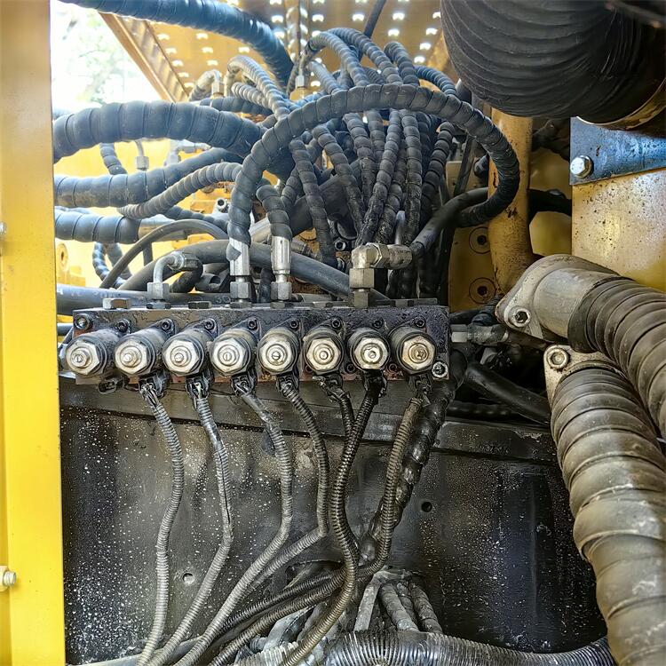 Professional Hydraulic Crawler Excavator Sany 215C SY215C with 21000 KG Machine Weight