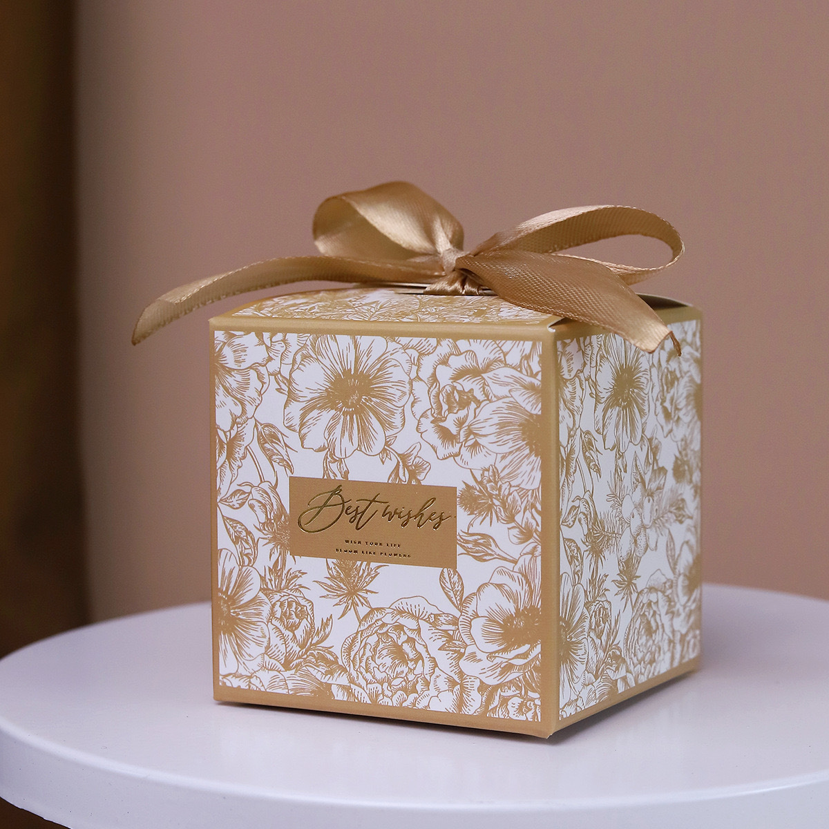 Small Business Packaging Solution Recycled Materials and Gold Foil Printing Flower Box