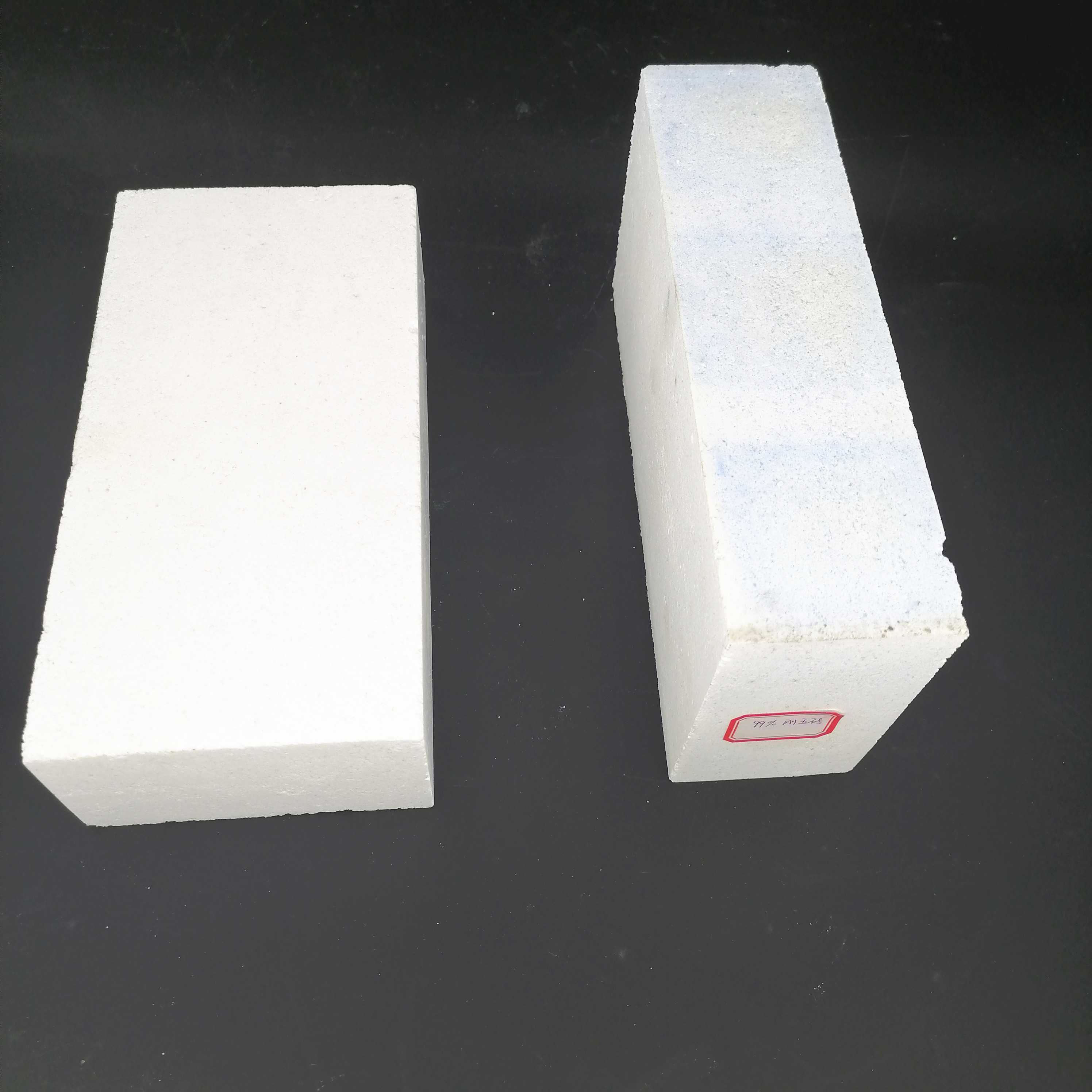 Cutting Service 99 Corundum Brick Refractory Bricks for Industrial Furnace Processing