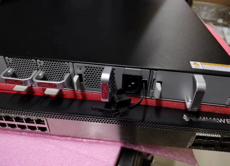 32K MAC Address Table 10/100/1000Mbps Transmission Rate S5731-S24P4X PoE Network Switch for Customer Requirements