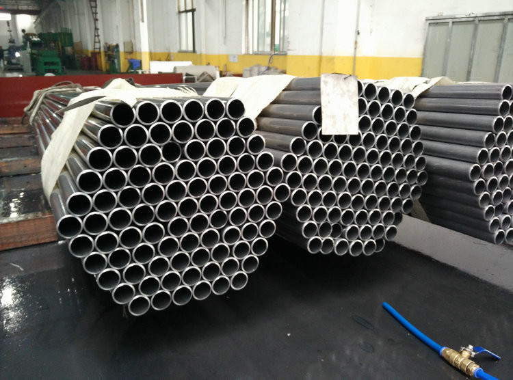 Oiled Surface Carbon Steel Heat Exchanger Tubes Round Shape Od 3.2 - 76.2mm