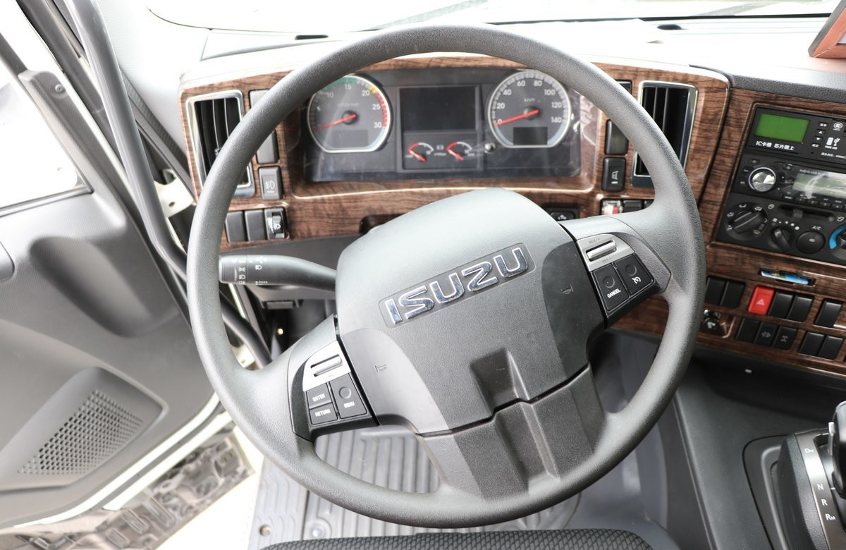 Tractor Truck Price Trade ZF Gearbox Automatic 6×4 ISUZU Trailer Head 520hp High Roof Cab