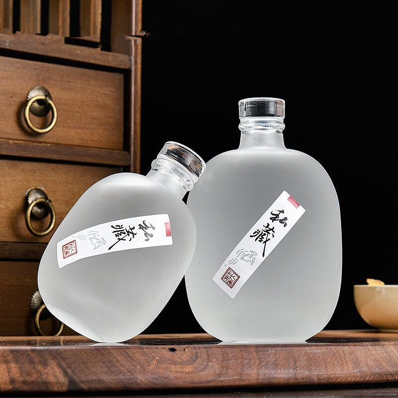 Industrial Beverage Glass Round 250ml 500ml Bottle for Bubble Fruit Wine Vodka Rum 750ml