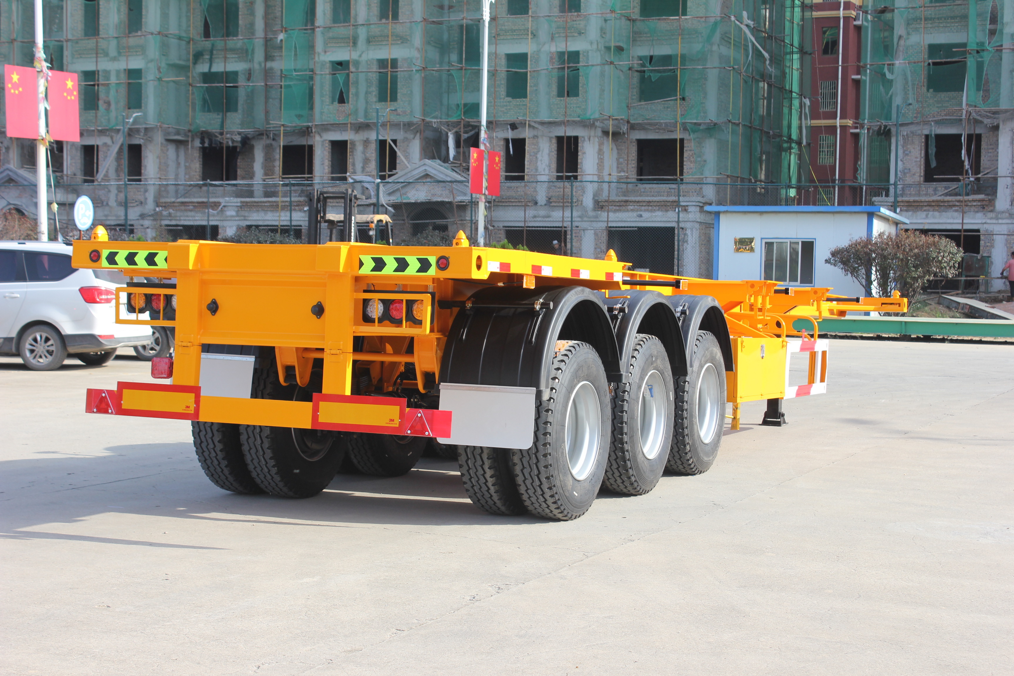 45ft Container Gooseneck Chassis Trailer Skeleton Truck Trailers with 28tons Landing Gear