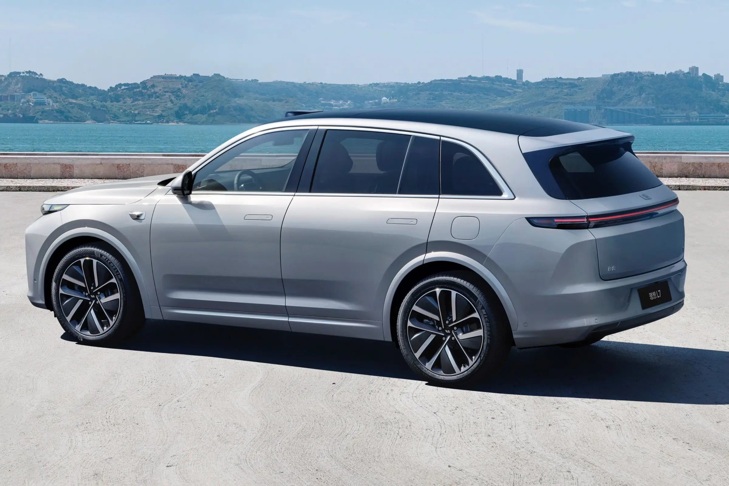 400km Range 180km/h Lixiang L7 Electric Car For Medium And Large SUV By Ideal Auto