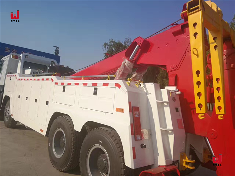 heavy tow truck