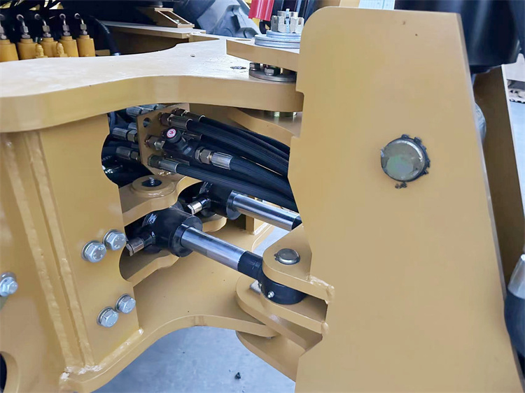 Get Your Hands on a 75 KW Caterpillar Retroexcavadora CAT 420F for Construction Works