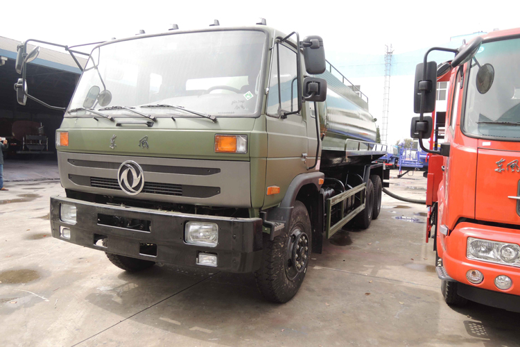 10 Wheels 10000L Septic Tank Vacuum Sewage Suction Truck For Heavy Duty Waste Removal