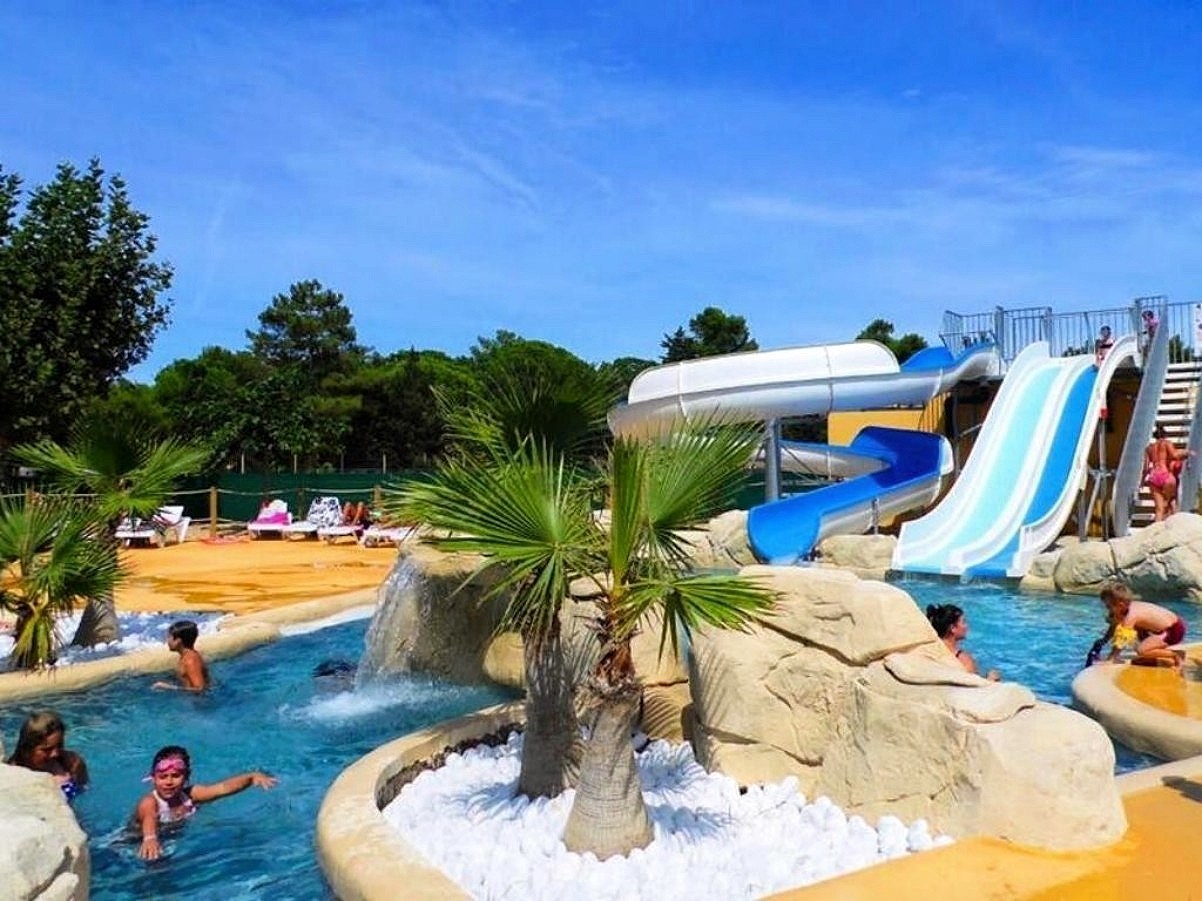 ODM Outdoor Water Playground Swimming Pool Equipment Fiberglass Slide For Kids