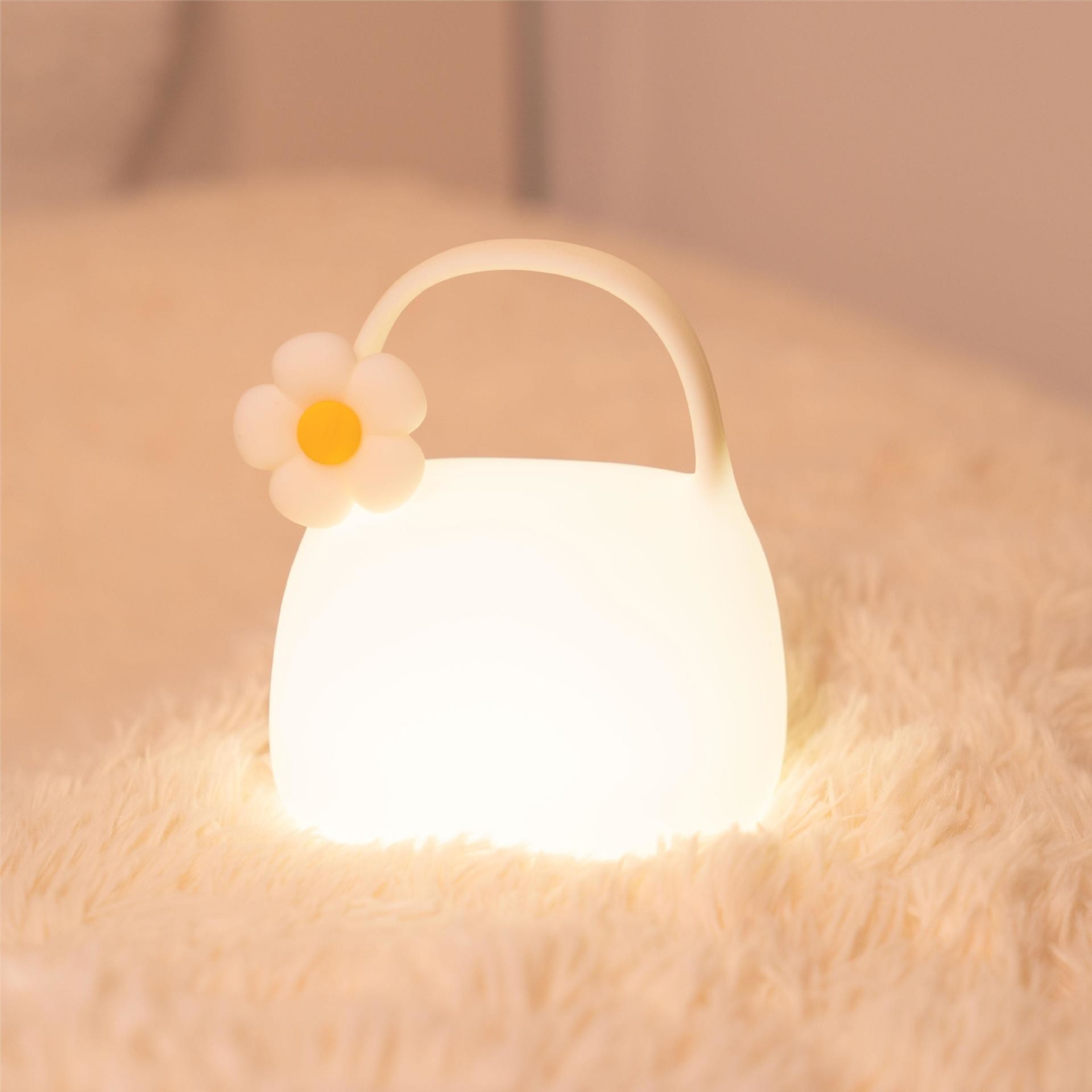 Waterproof Silicone Night Light 109g Squishy Night Light for Kids Rechargeable