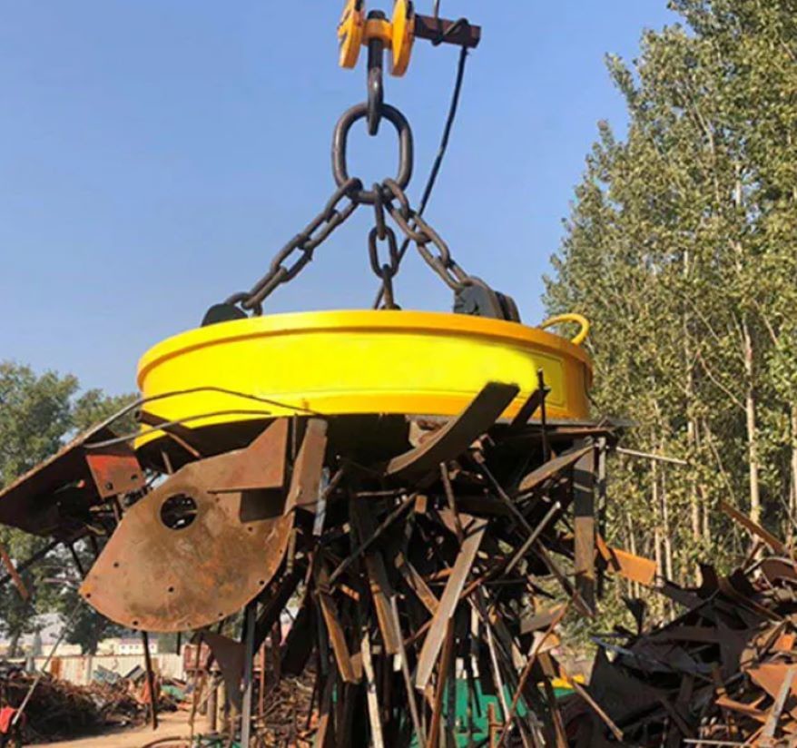 Custom Hydraulic Excavator Magnet , Round Scrap Lifting Magnet For Crane Forklift