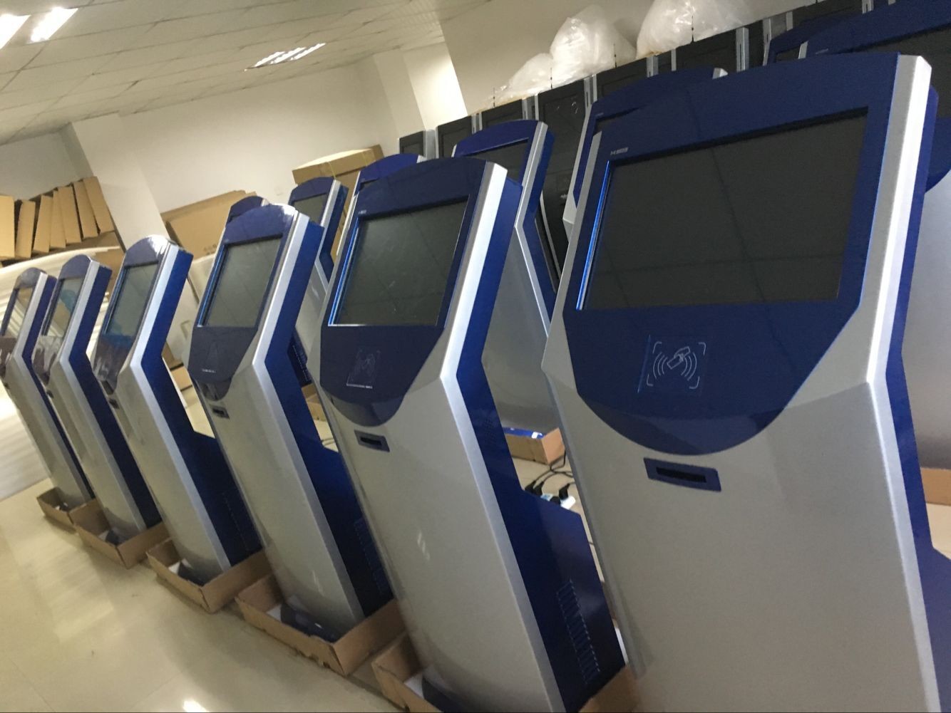 21.5 inch Hospital/Clinic/pharmacy/Doctor Room Wireless Or Wired LED/LCD Token Number display queuing management system