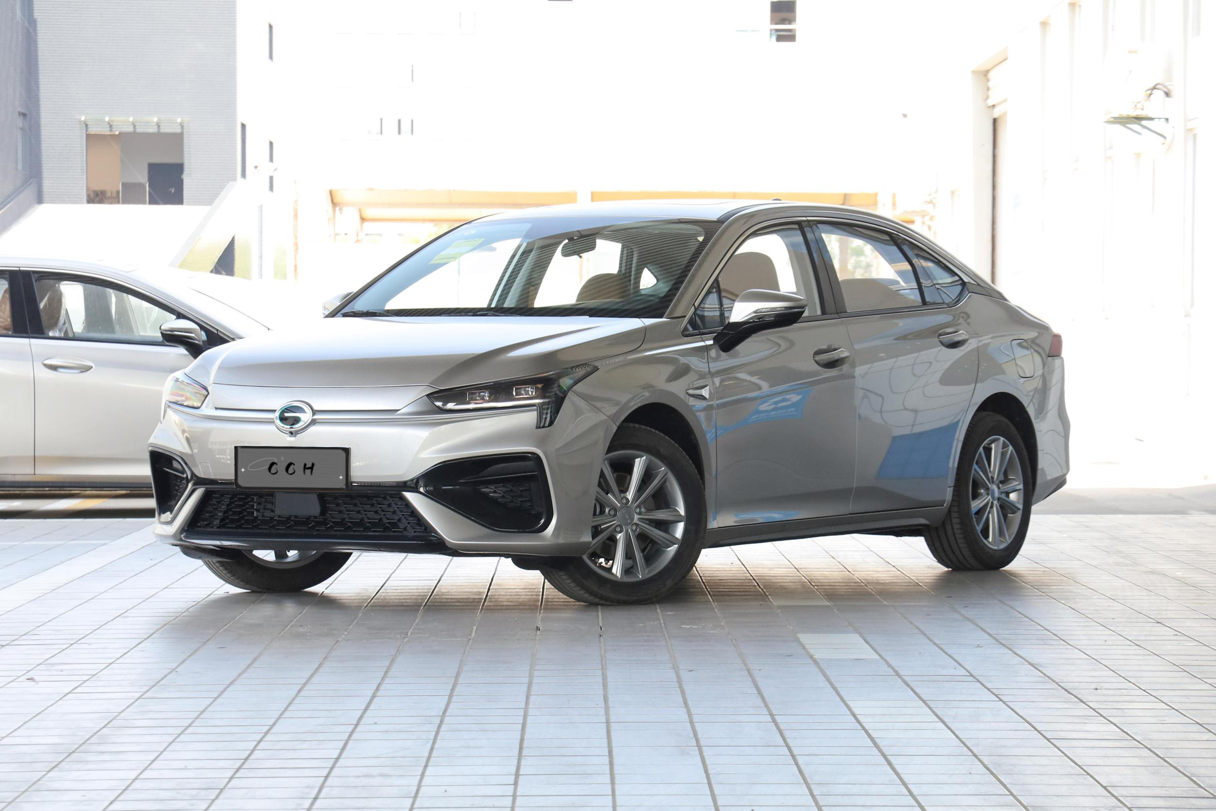 GAC Aion S Left Hand Drive Intelligent100Kw Convenient Electric Car