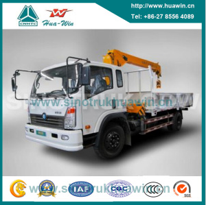 Good Performance 4*2 SINOTRUK 8000 Liters Fuel Tank Truck Oil Tanker Truck