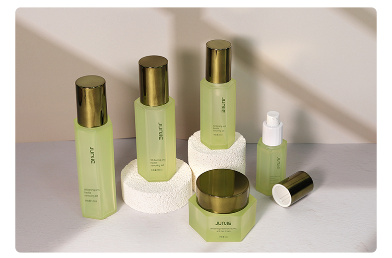 30ml 60ml 100ml 120ml Refillable Spray Bottles , Toner Pump Bottle Cosmetic