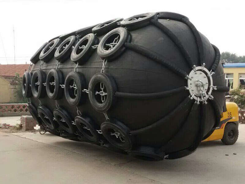 50Kpa Pneumatic Rubber Fender Yokohama Rubber Marine Fenders