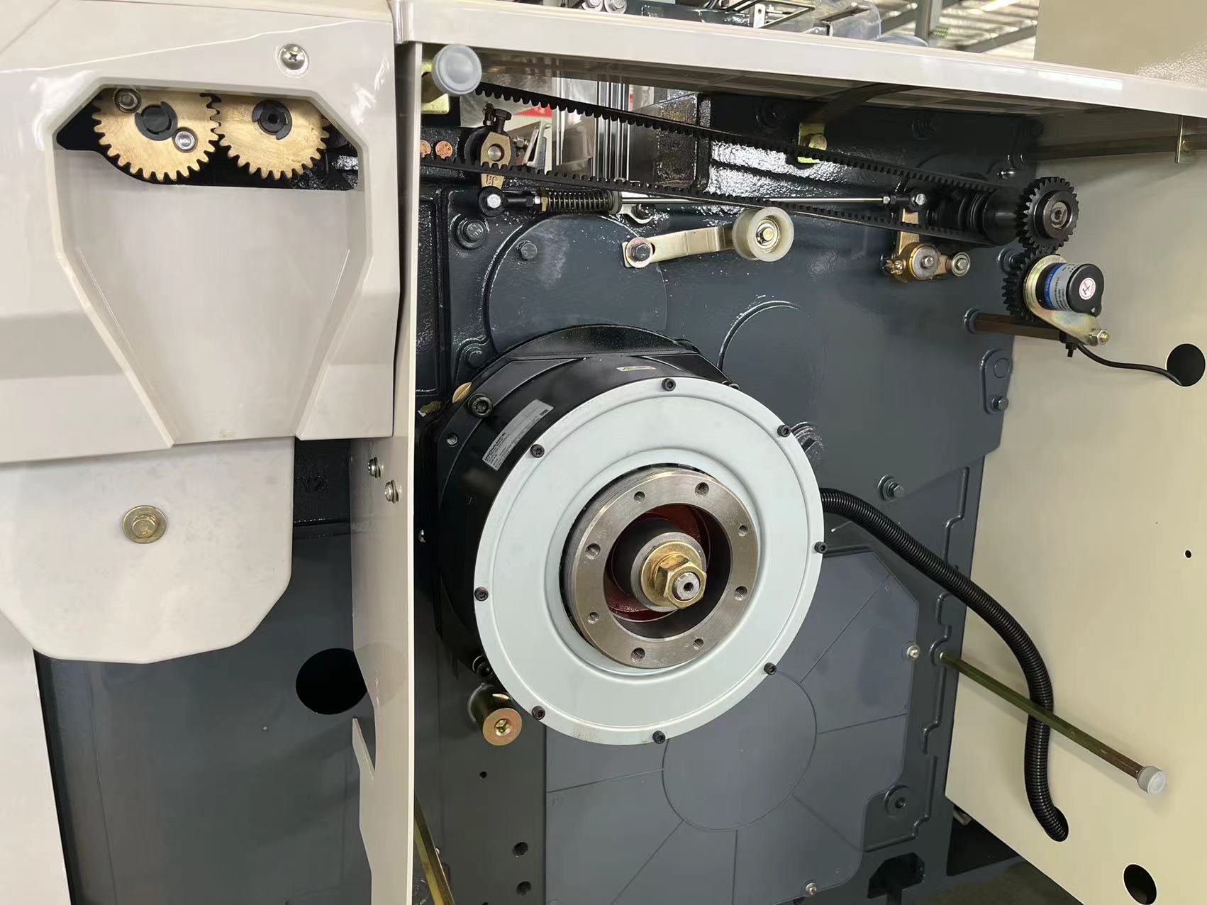 1000 RPM Electronic Dobby Loom 3.6m Water Jet Looms Textile Warping Machine