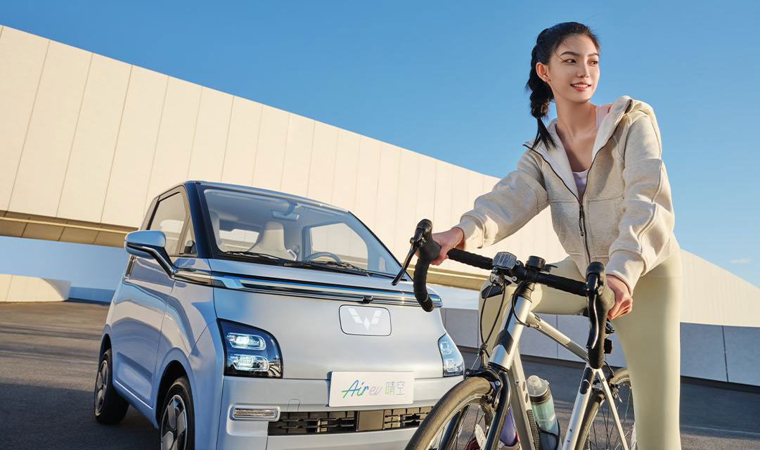 2023 Wuling Air EV Energy Vehicle Smart Cute Transporter With Fast Charging 0.75 Hours Max Speed 100 KM/H Electric Car