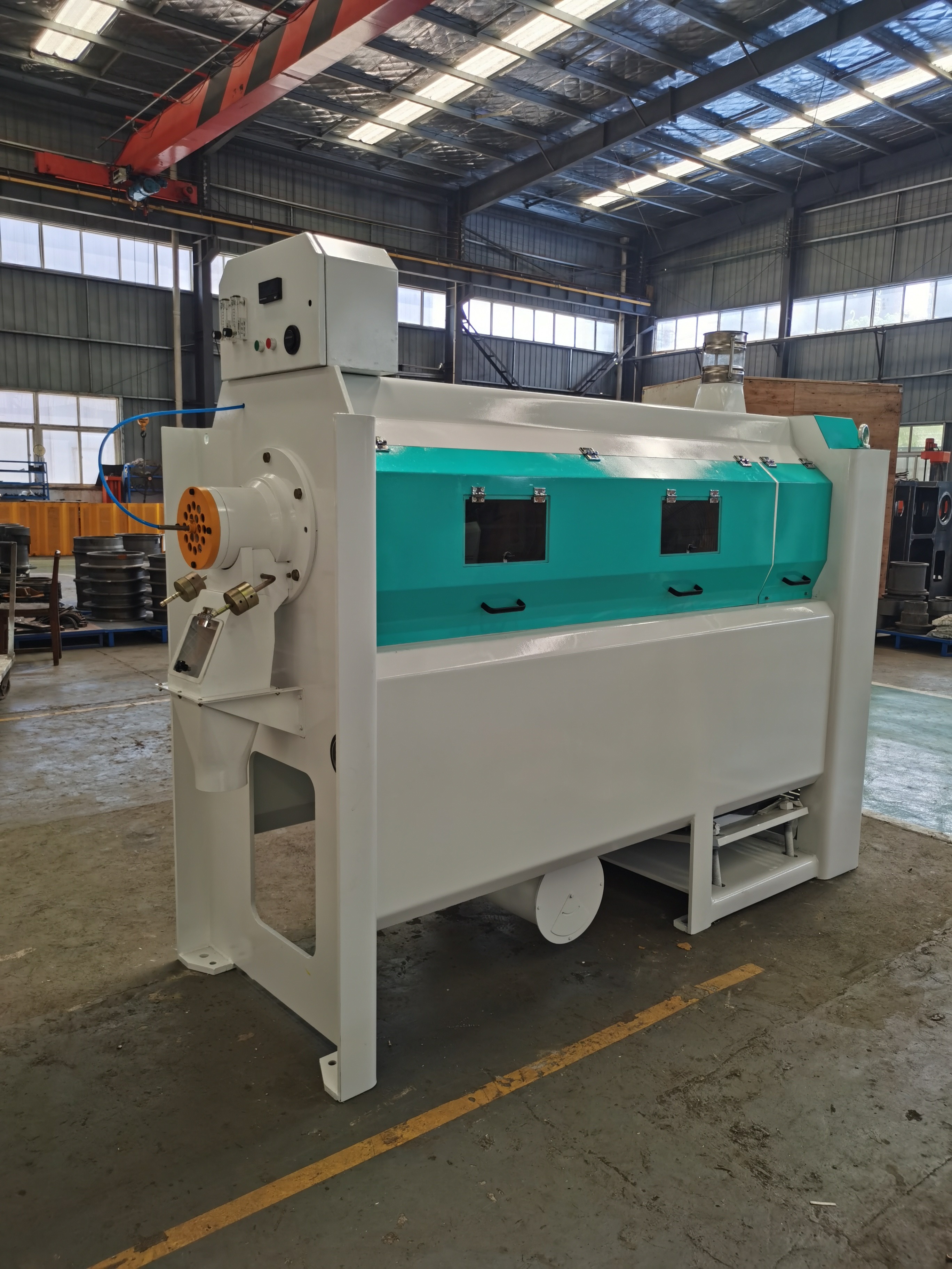 Single roller 65kw Rice Silky Polisher 5t/H 6 Ton/Hour Capacity