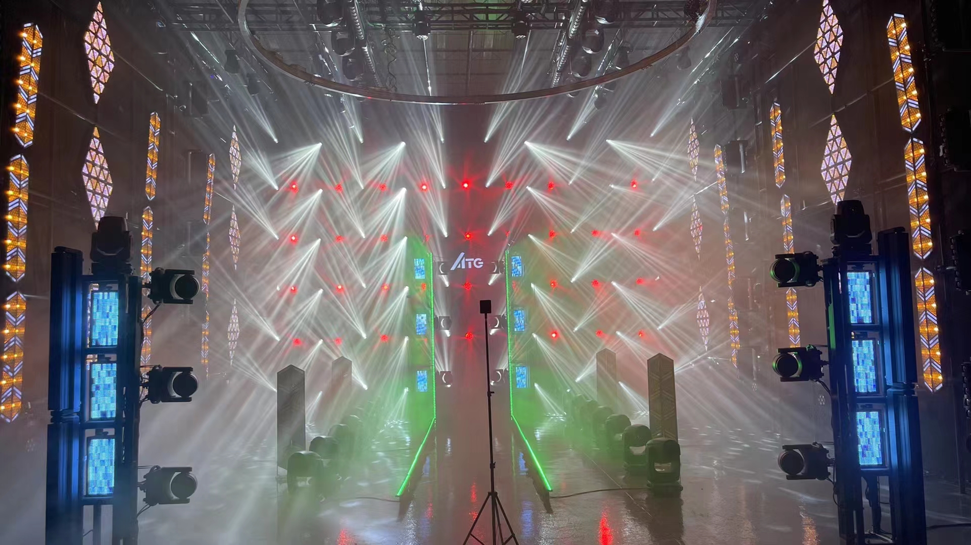 50/60HZ Voltage Nightclub Wedding Smoke Machine with Customized Colored Smoke Effects