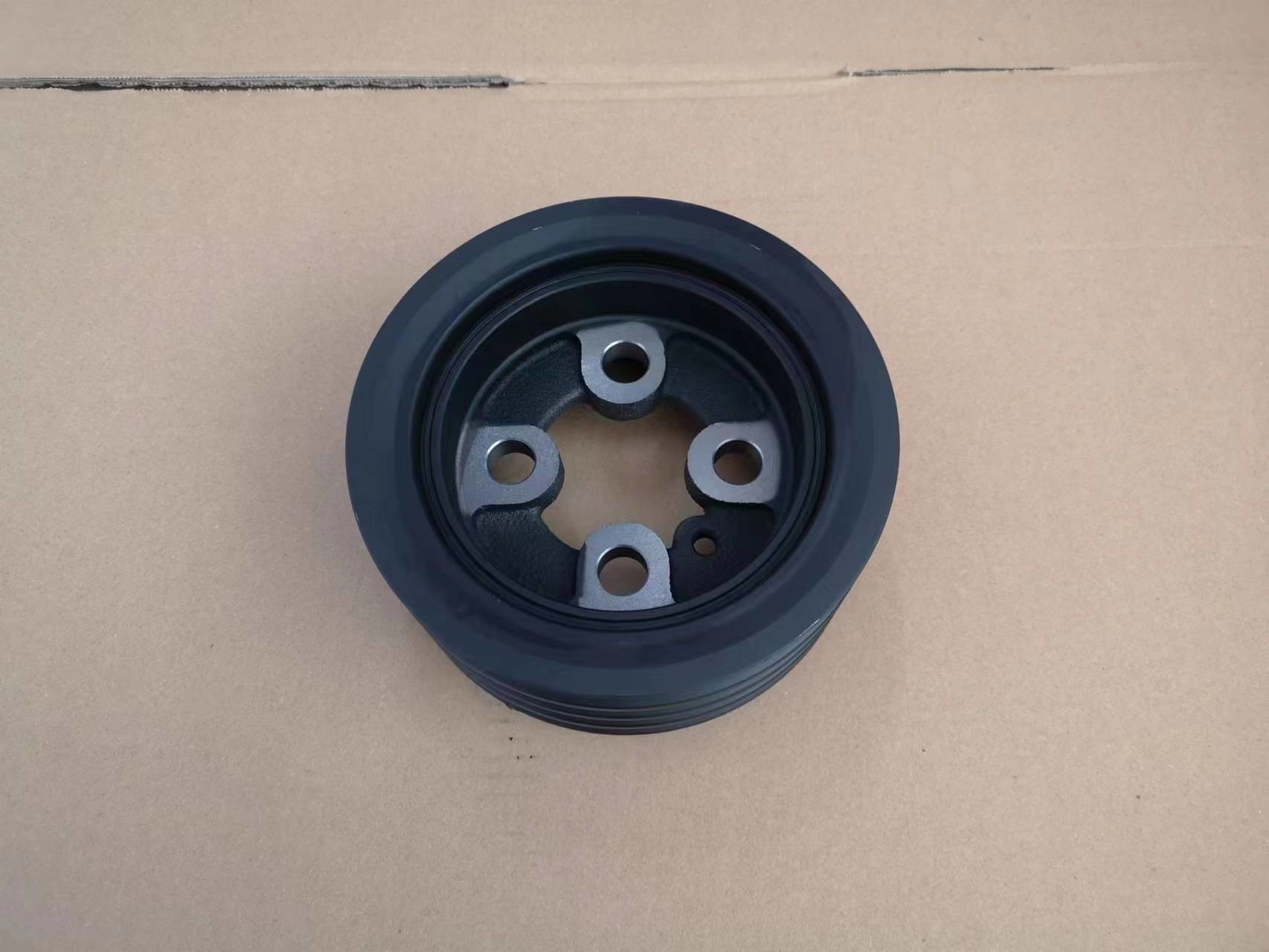 8972220310 Crankshaft Pulley Cooling Fan Belt Generator Belt Pulley 4HF1 4HG1 Engine Parts