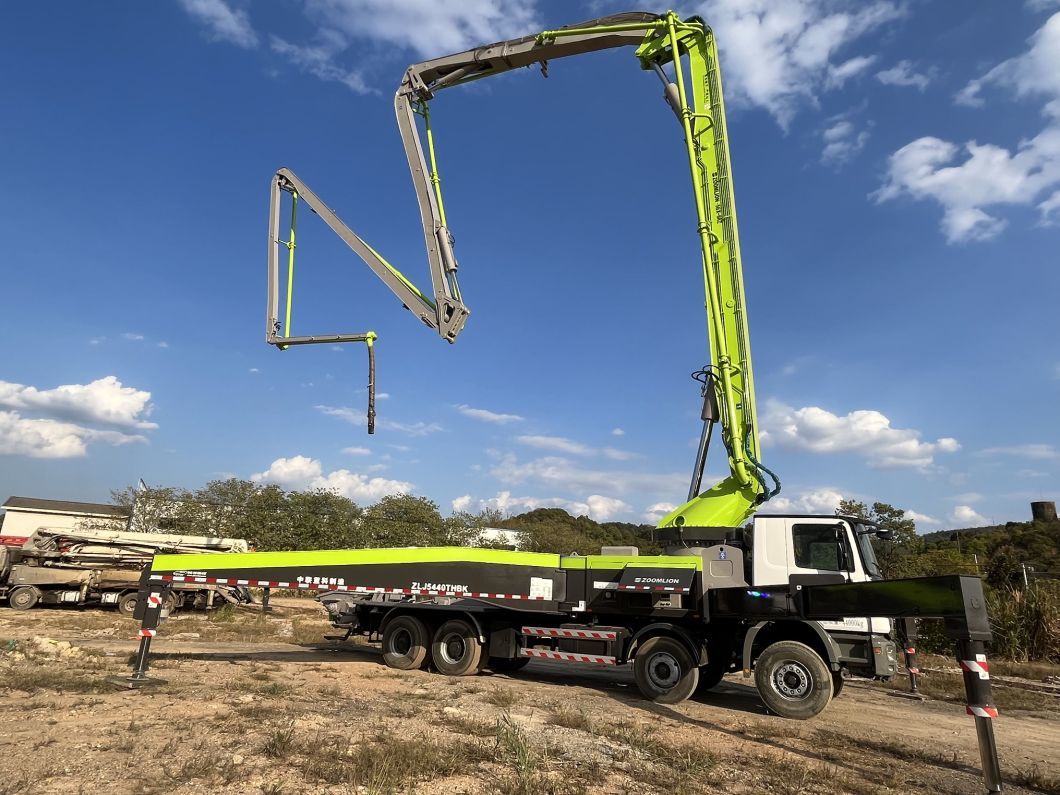 Cpbrothers Stock 2013 Top Renovated Condition Zoomlion 56m Truck Pump Concrete Pump Concrete Mixer for Sale at Low Price