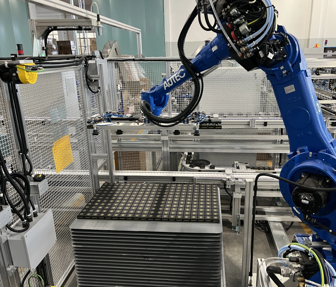 Industrial Handling Robotic Arm Payload 88kg YASKAWA Machine Handling Pick And