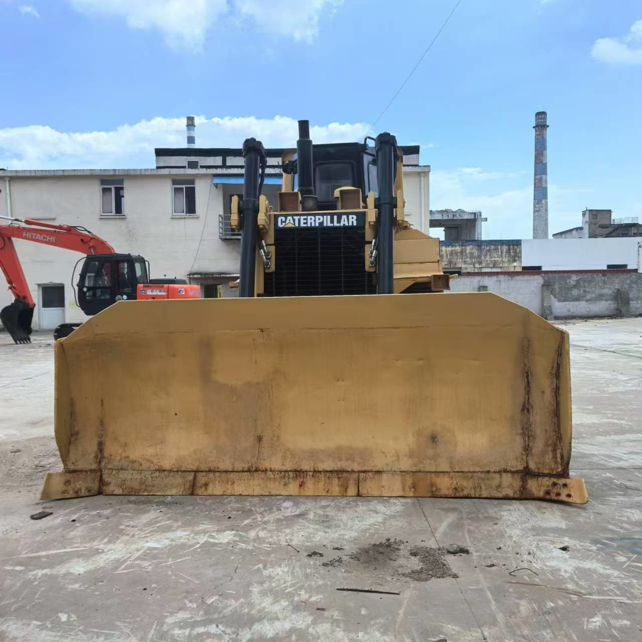Reliable Used Caterpillar D6H Bulldozer for Heavy-duty Construction Tasks