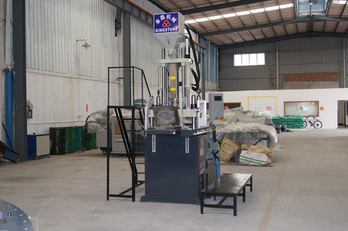 Vertical Two Stations outsole Making Machine for PVC / TPR / ABS / TR / TPU / SEBS