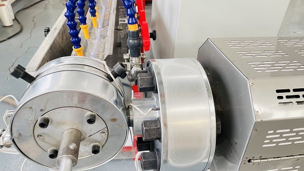 Sino Holyson HSJ-65/28 16-50mm PVC Clear Water Hose Making Machine