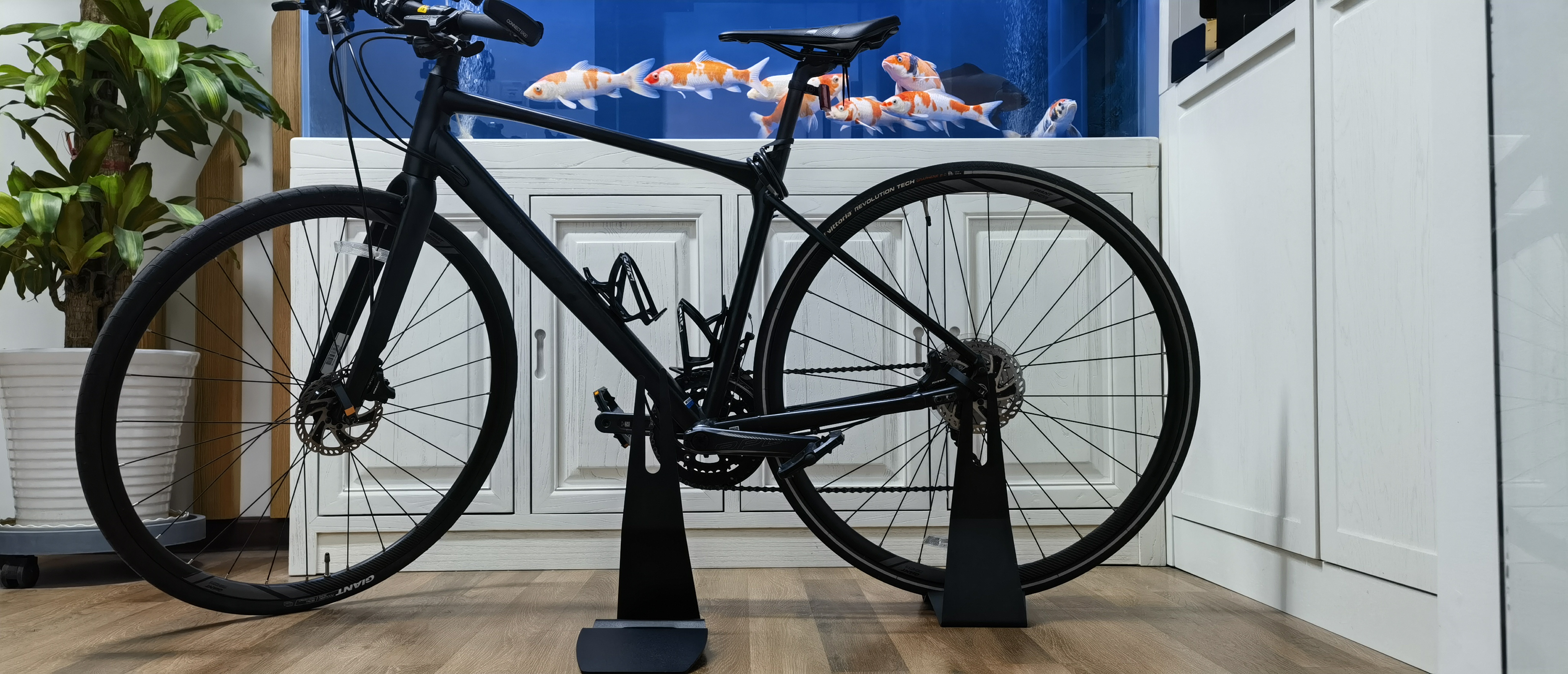 Standard 4mm Thickness Black Bicycle Floor Type Hub Mount Parking Rack Stand for Garage