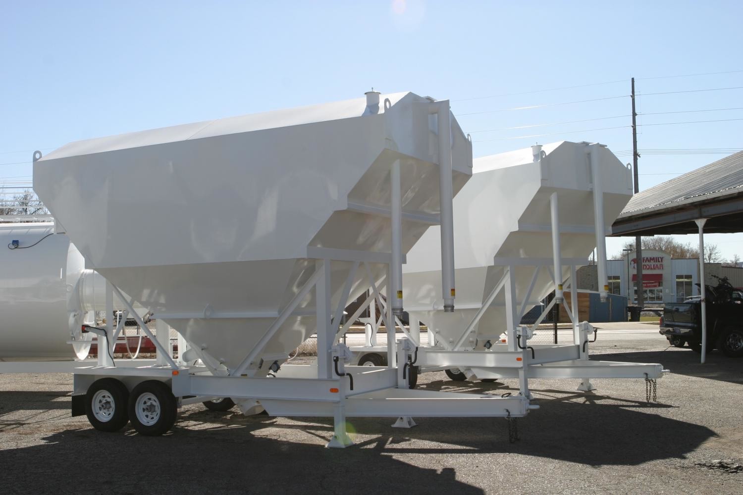 27 T-30 T Portable Cement Silo / Industrial Mobile Cement Silo With Auger