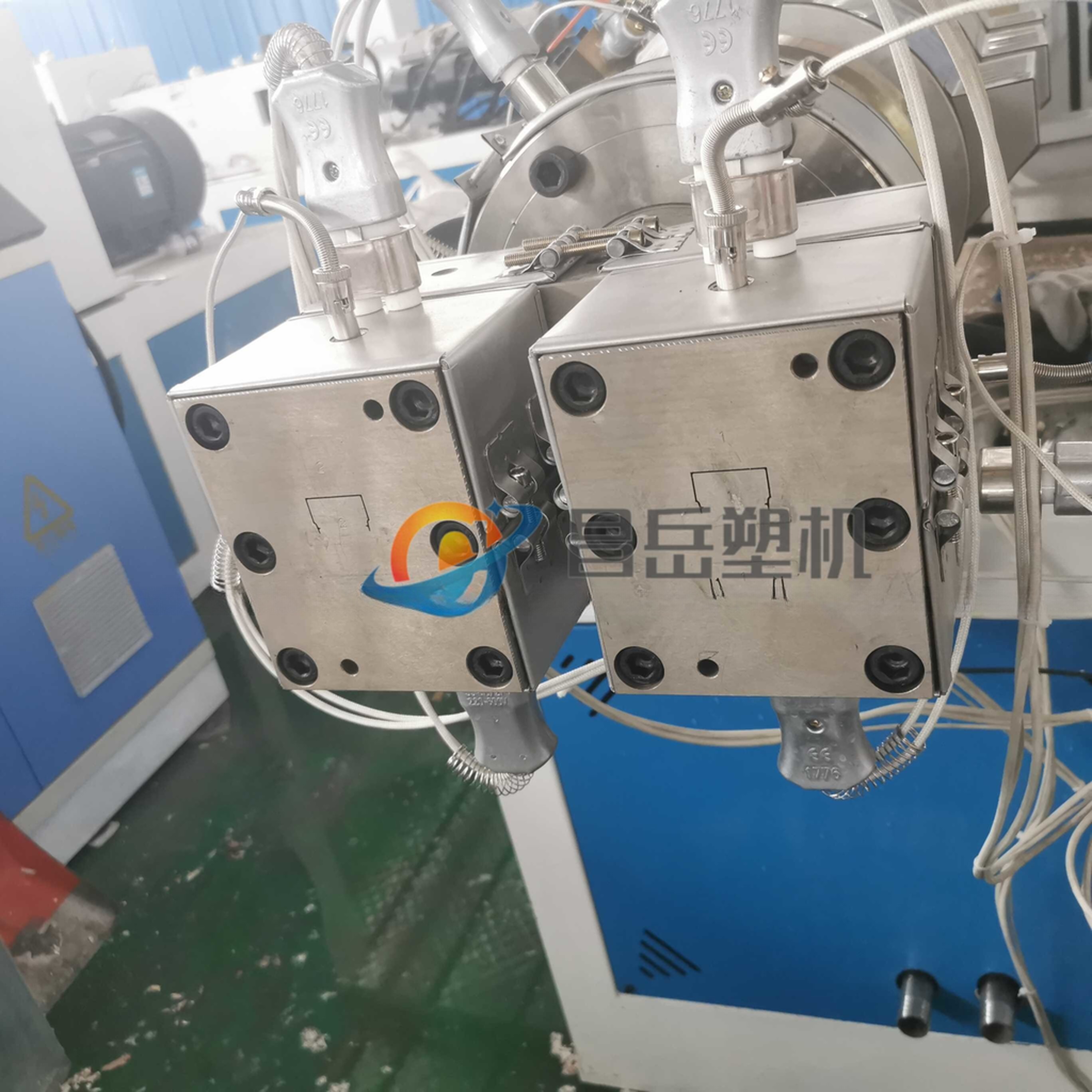 PVC Cable Duct Trunking Production Line For Smooth And Durable