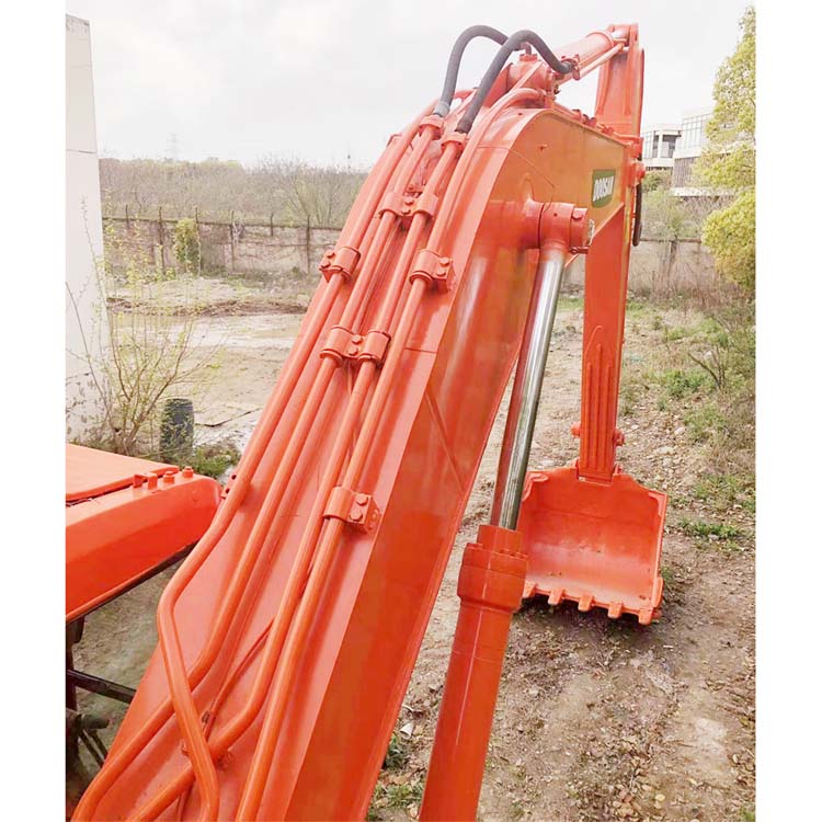 Doosan DH300LC-7 Excavator 30 Ton Good Condition and Versatile for Various Application