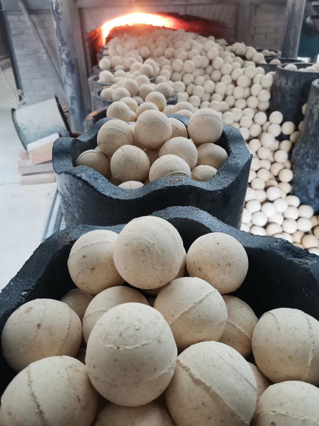 Hot Blast Stove Regenerator High Alumina Refractory Balls with Al2O3 Content ≥55%