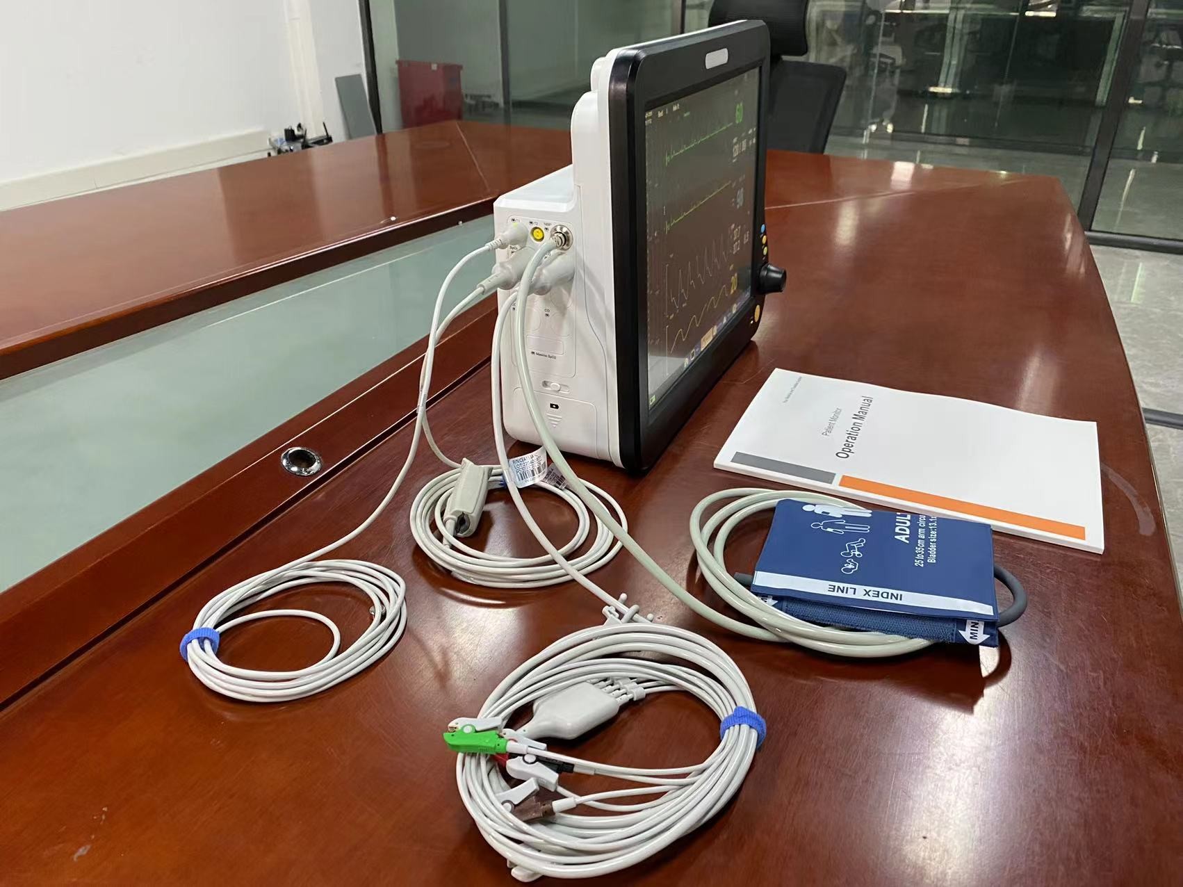 Multilingual Vital Parameter Monitor , Hospital Vitals Machine 15 Inch For Adult