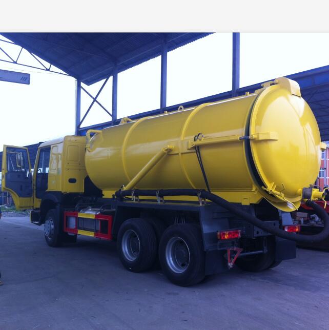 Sinotruk howo 160HP 4x2 6x4 8000L mobile sewage sludge suction vehicle vacuum septic tank truck for sale in south africa