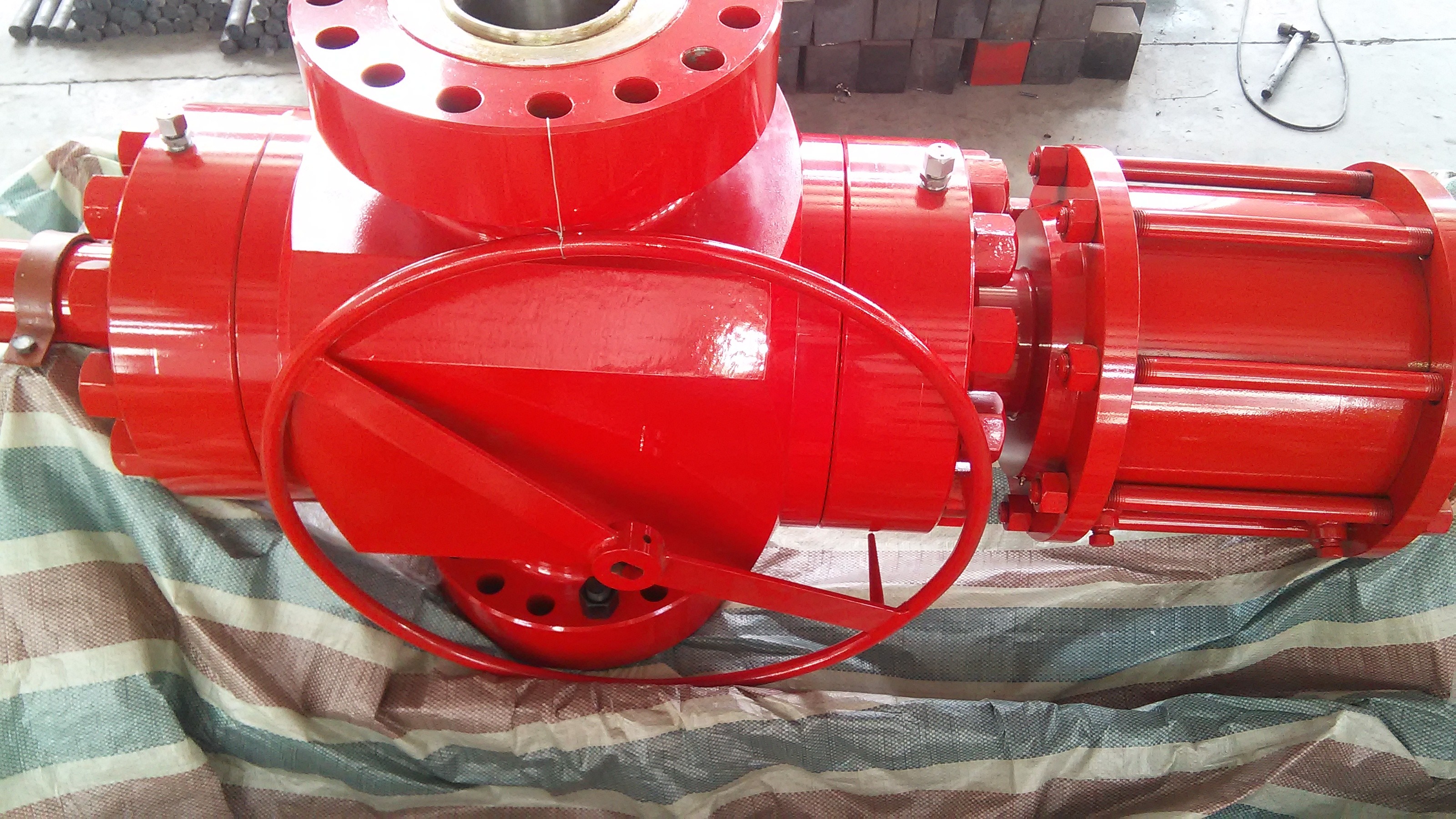 Red Wellhead Surface Safety Valve , FC Hydraulic Gate Valve With Manual Operation